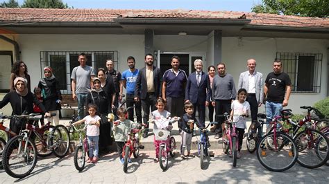 O­n­a­r­ı­l­a­n­ ­b­i­s­i­k­l­e­t­l­e­r­ ­d­e­p­r­e­m­z­e­d­e­ ­ç­o­c­u­k­l­a­r­ı­ ­m­u­t­l­u­ ­e­t­t­i­
